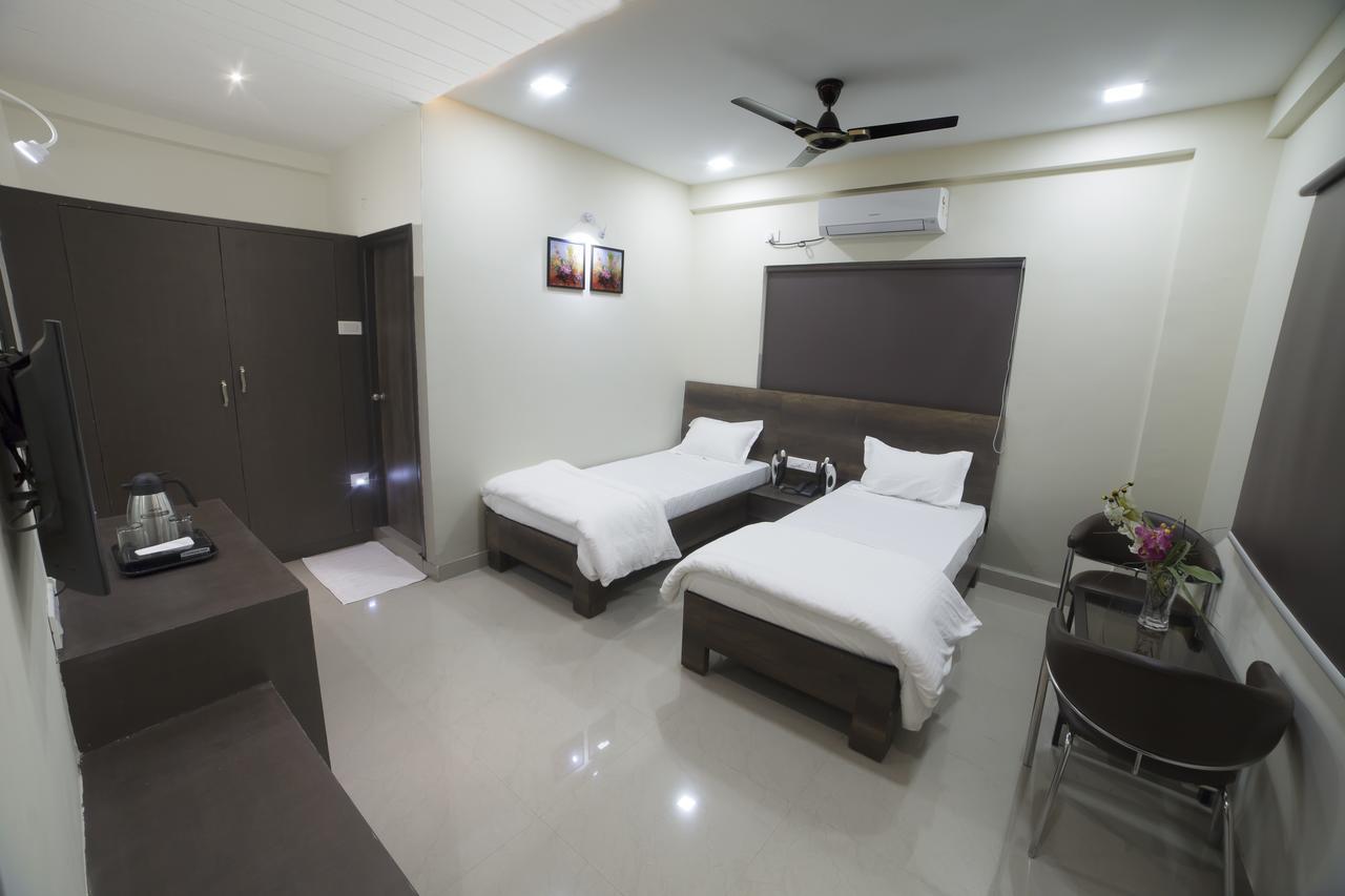Our Nest Banjara Hotel Hyderabad Exterior foto
